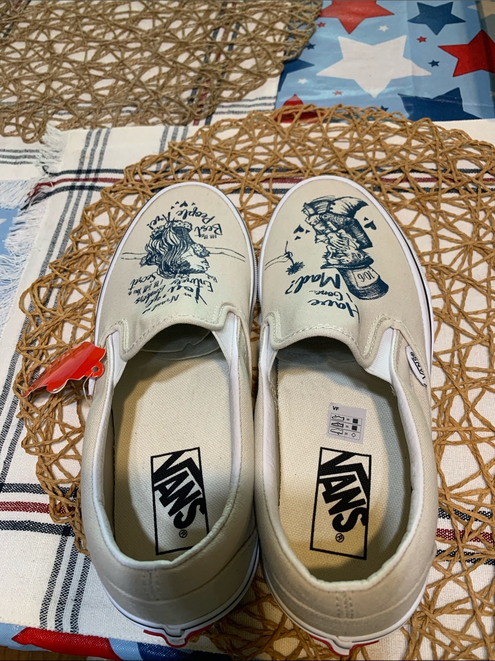 Vans Alice In Wonderland Slip On Canvas Shoe - Picture 10 of 10